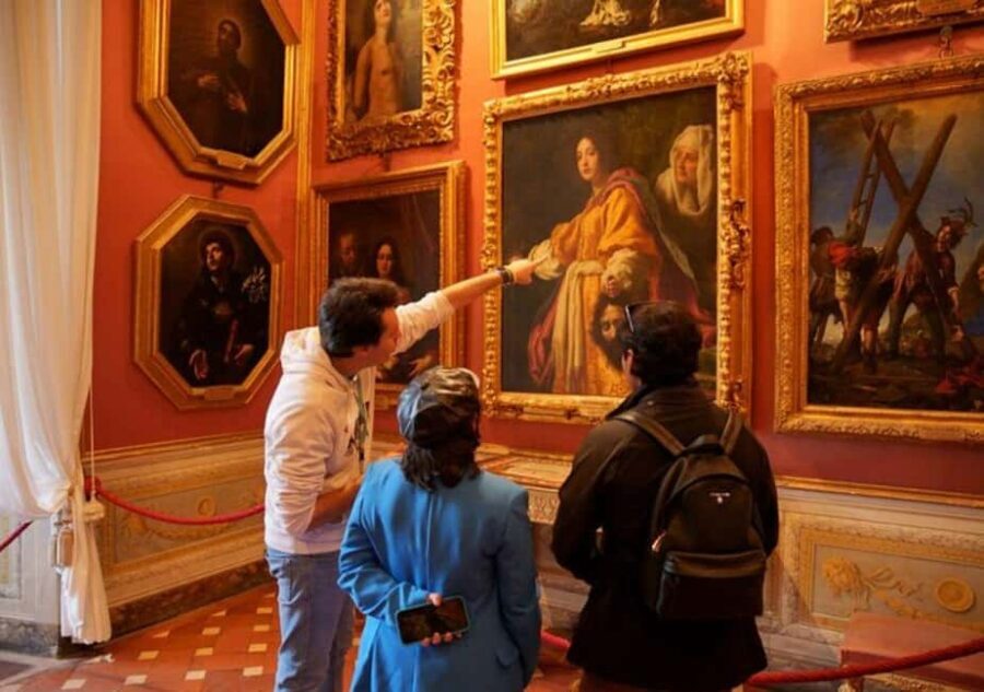 Palatina Gallery and Pitti Guided Tour in Florence - Piazza de’ Pitti meeting point: starting smoothly