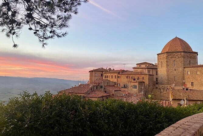 Panoramic Florence by Boat with Wine - Guide energy, wine pace, and how the tour stays relaxing