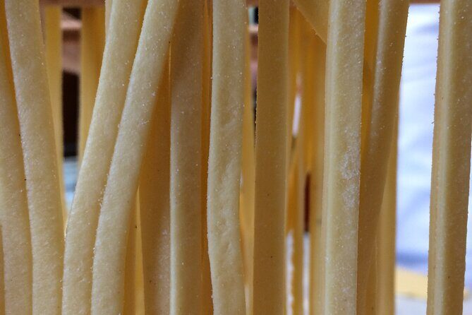 Pasta and Pizza cooking class in Cortona - Lunch you actually enjoy: what’s on the table