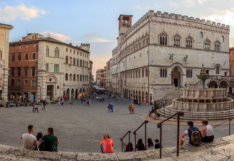 Perugia 2–Hour Small Group Walking Tour - Walking the City Walls with Etruscan-Era Perspective