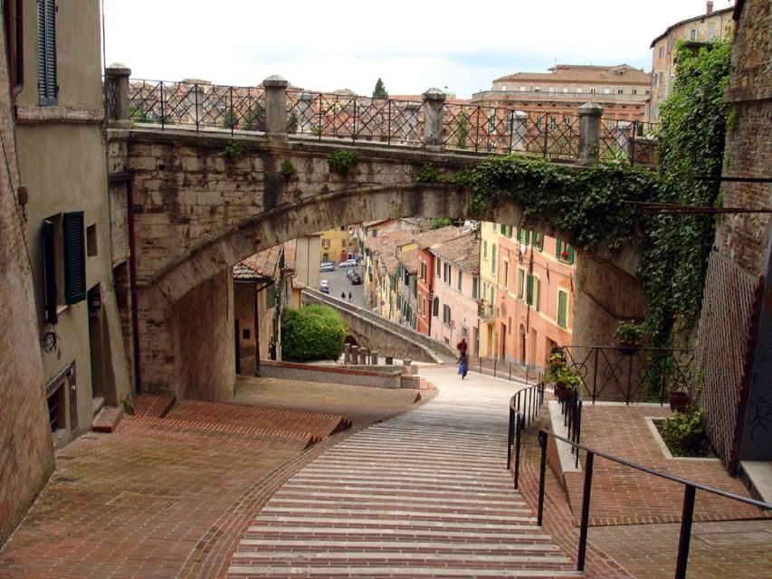 Perugia 2–Hour Small Group Walking Tour - Fontana Maggiore: The Fountain You’re Meant to Study
