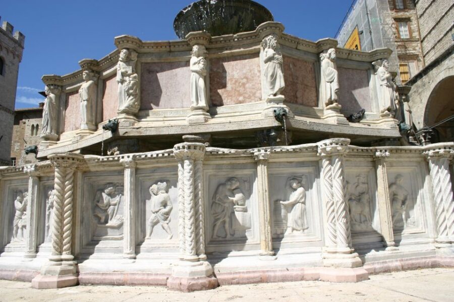 Perugia 2–Hour Small Group Walking Tour - Meeting at Piazza Italia and Getting Your Bearings Fast