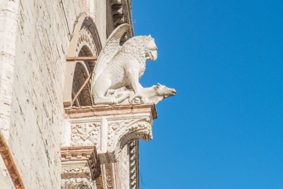 Perugia: Private City Tour with Rocca Paolina and Cathedral - Fontana Maggiore and Piazza IV Novembre: the symbolic heart
