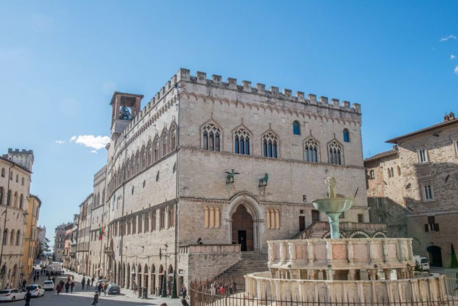Perugia: Private City Tour with Rocca Paolina and Cathedral - The Etruscan Arch and why it matters in Perugia