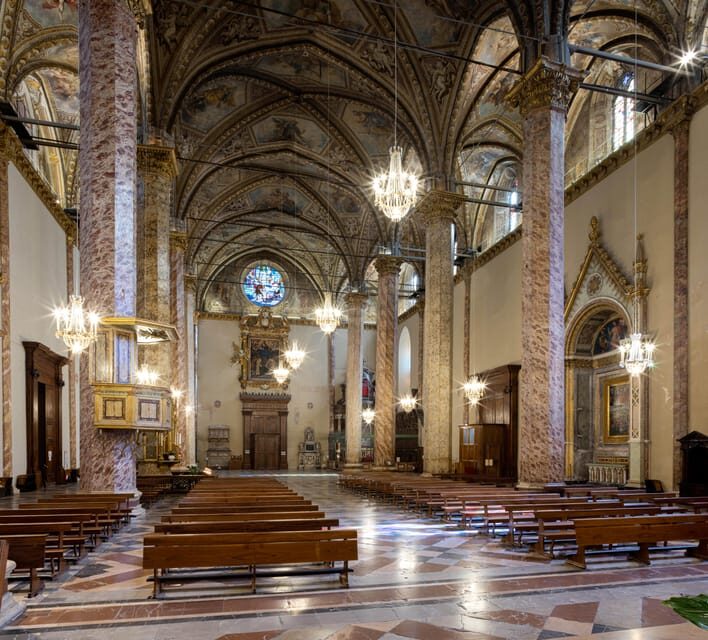 Perugia: San Lorenzo Cathedral Audioguide Tour - The Holy Ring: a Perugia tradition with a real visual target