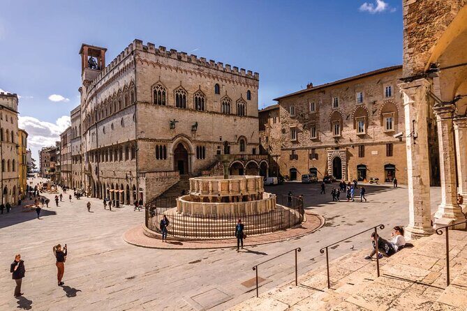 Perugia Walking Tour with Audio and Written Guide by a local - Walking Perugia’s center at human speed