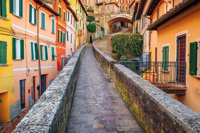 Perugia Walking Tour with Audio and Written Guide by a local - Braccio Fortebracci’s Loggia and Corso Vannucci: power meets daily life