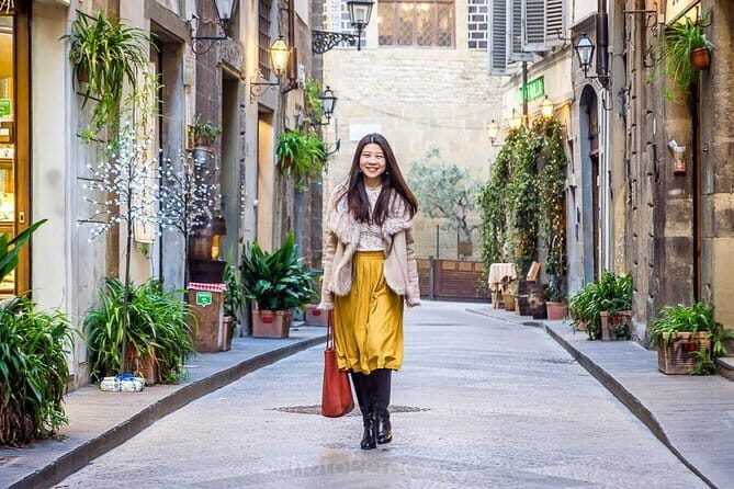 Photo Shoot in Florence with a Professional Photographer - Ponte Vecchio Stop: The Big Icon Moment