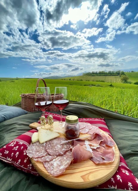 Picnic in the organic vineyards of Brunello - Organic Brunello Vineyards and Montalcino Views: Why This Picnic Works