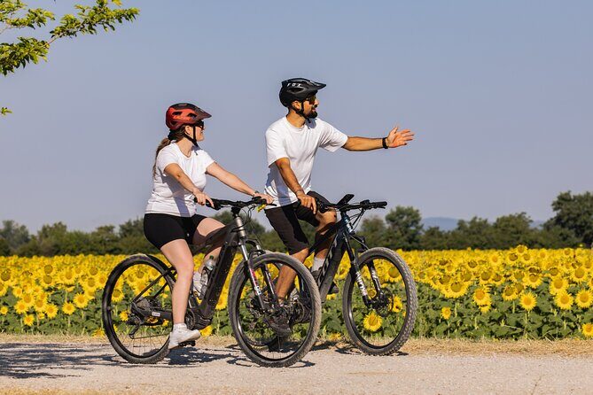 Pienza - Ebike tour for a full immersion in Val d'Orcia. - Water, helmets, and that end-of-ride surprise