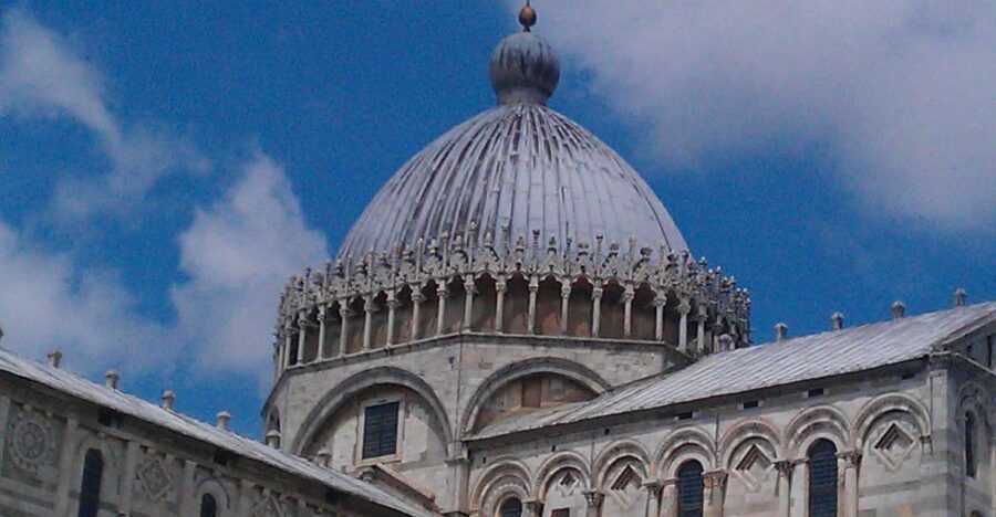 Pisa: 1.5-Hour Small Group Leaning Tower Tour with Tickets - Why the Square of Miracles works better with a guide