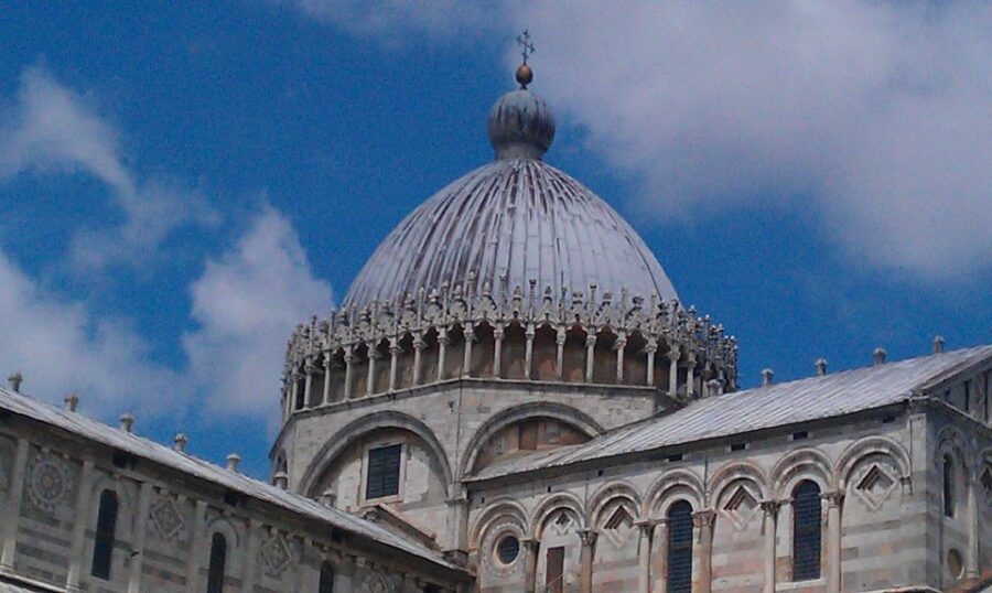 Pisa: 1.5-Hour Small Group Leaning Tower Tour with Tickets - Meeting point at Piazza Manin: find the big archway
