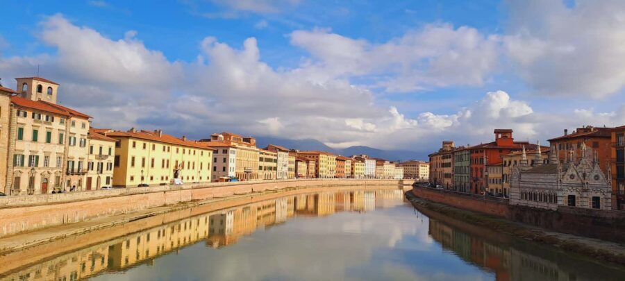 Pisa: 2.5 Hour Guided Tour w/ Leaning Tower & Cathedral - Toward the Square of Miracles: Medici and Galileo in the City Streets