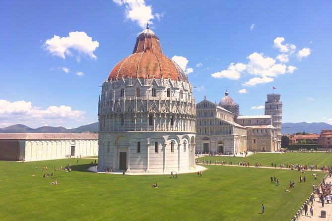Pisa all inclusive: Baptistery, Cathedral and Leaning Tower guided tour - Baptistero di San Giovanni: interior time plus picture breaks