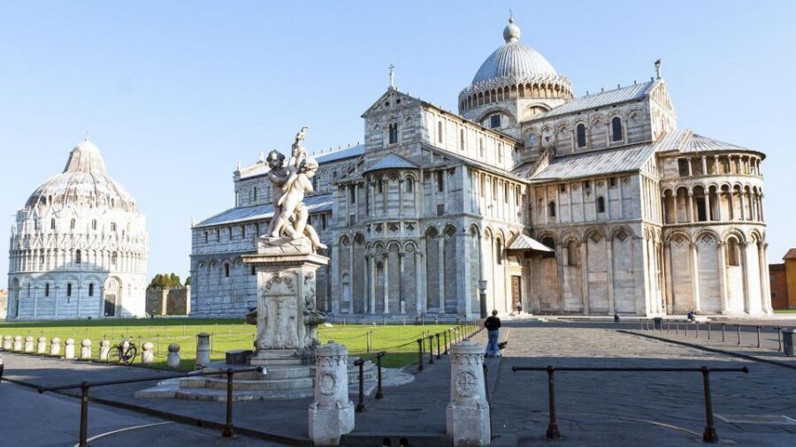 Pisa Audioguide - TravelMate app for your smartphone - Torre Pendente: Getting More Than a Photo Moment