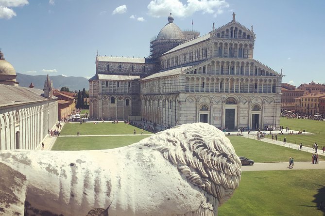Pisa: Cathedral guided tour with Leaning tower & local Food tour - Baptistero di San Giovanni: architecture notes and the ticket reality