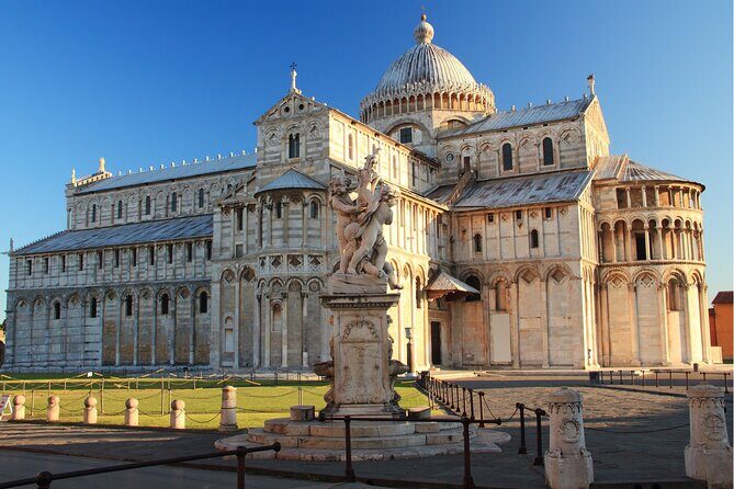 Pisa: Entrance to Leaning Tower & all attractions of Pisa Complex - The climb itself: 251 steps, your pace, and how to get good views