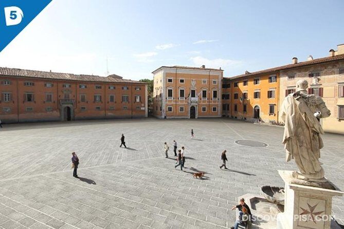 Pisa guided tour and Wine tasting with Leaning Tower ticket - Piazza dei Miracoli: the guide turns a square into a story