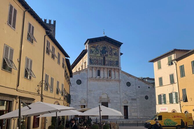 Pisa, Lucca and Tuscany Tour from Livorno - Piazza Anfiteatro: Your Lucca Time to Roam and Reset