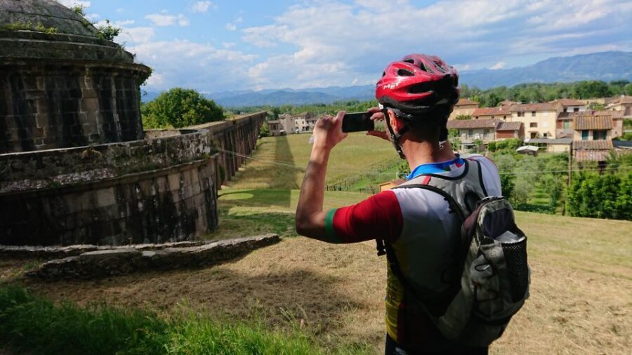 Pisa: Self-Guided Bike Tour to Lucca - Touring bike, phone holder, and app navigation that you actually use