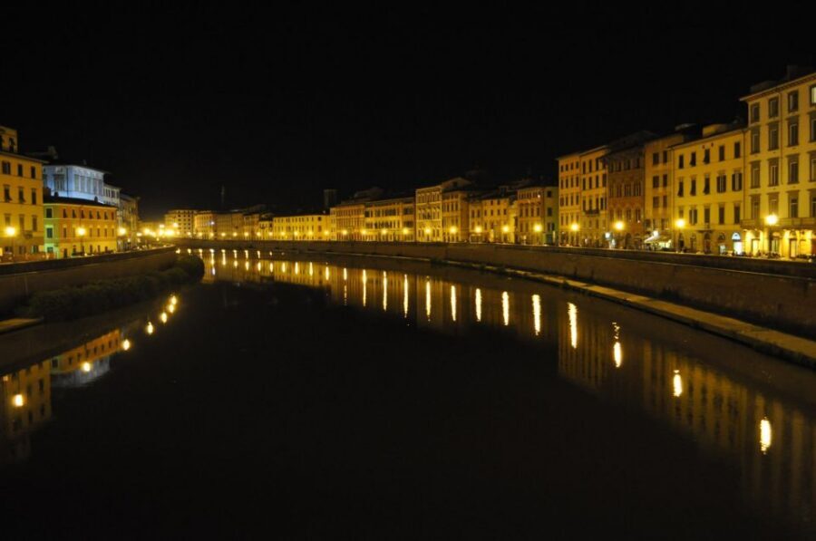 Pisa: Sightseeing Walking Tour - Palazzo Blu on the Arno: a finishing point with a sense of Pisa beyond the tower