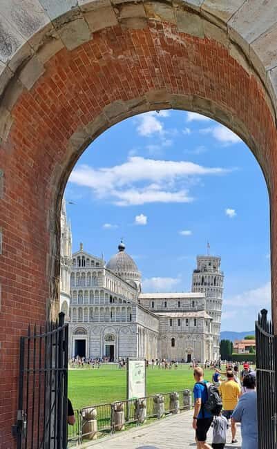 Pisa: Square of Miracles and Leaning Tower Walking Tour - Baptistery visit: where the details start feeling personal
