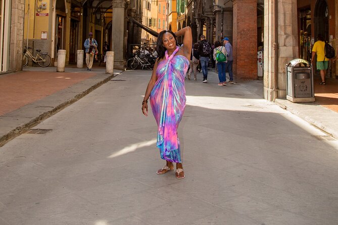 Pisa walking tour with private shooting - Stop 4: Erili Viaggi Pisa HQ, One Free Print, and Email Photos
