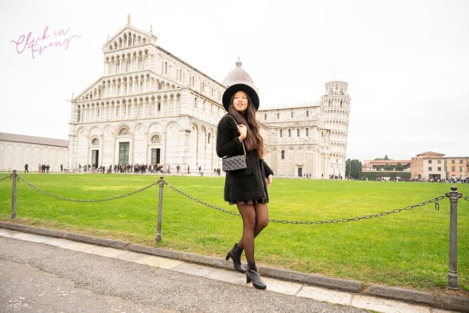 Pisa walking tour with private shooting - Stop 2: Lungarni di Pisa, Ponte di Mezzo, and Palazzo Blu Views