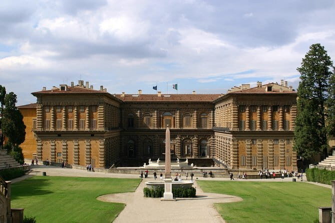 Pitti Palace and Boboli Gardens Private Tour - Inside Pitti Palace: Galleria Palatina in a smart 2 hours