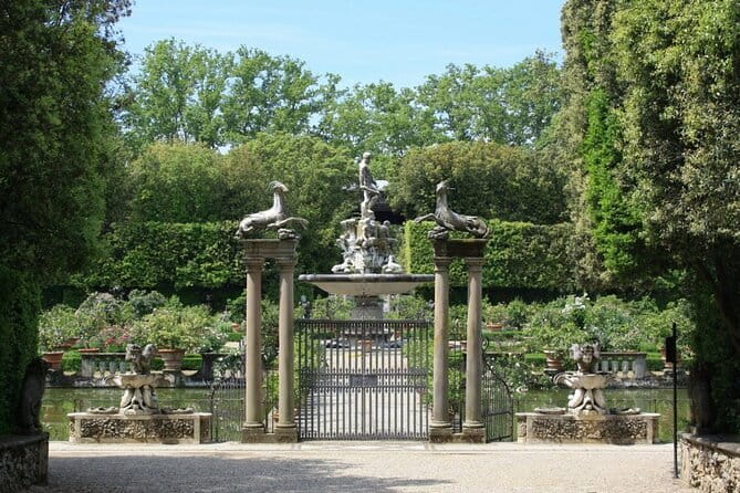 Pitti Palace & Boboli gardens tour with a Local Guide - Stop 2: Tesoro dei Granduchi and the pleasure of dazzling materials