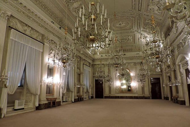 Pitti Palace - Private Tour At Galleria Palatina Incl. Tkts To Boboli Gardens - Galleria Palatina: seeing Renaissance rule in the paintings