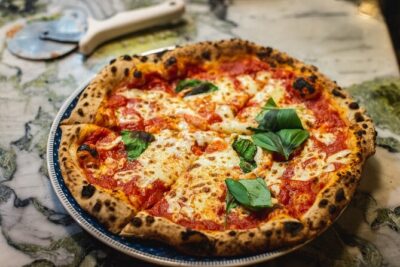 Pizza Dinner and Italian Opera Arias Concert in Florence - Santa Monaca Church concert: famous opera and why the building matters