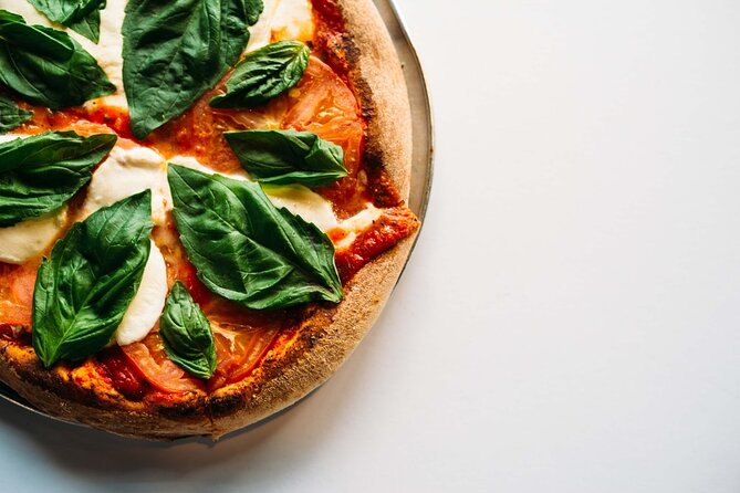 Pizza Dinner and Italian Opera Arias Concert in Florence - Who this Florence opera night is best for