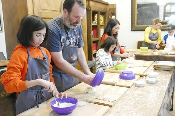 Pizza & Gelato Making Class in Oltrarno with Eating Europe - Family-Friendly Pizza and Gelato: Ages, Tickets, and Reality