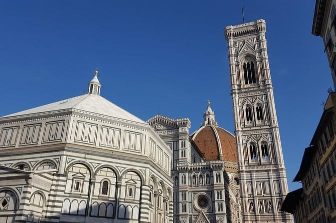 Private All-inclusive Heart of Florence Walking Tour with Accademia and Uffizi - Quick Duomo-Street Moments: Best Views Without Extra Tickets
