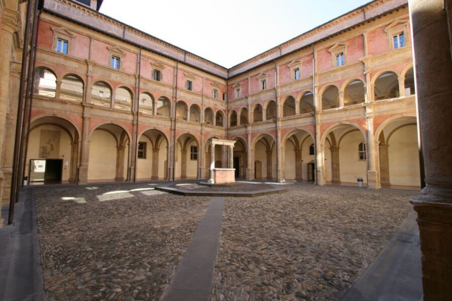 Private Bologna City & Europe Oldest University Guided Tour - Bologna’s university story starts in the 11th century