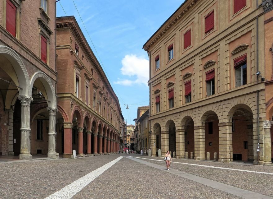 Private Bologna City & Europe Oldest University Guided Tour - Piazza San Domenico and the medieval professors in stone