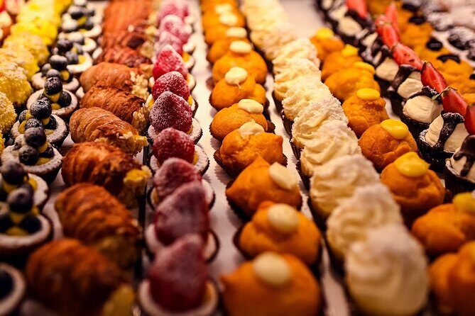 Private Bologna Food & Market Tour with 6 Tastings & Wine - Quadrilatero time: the medieval lanes where tastings fit naturally