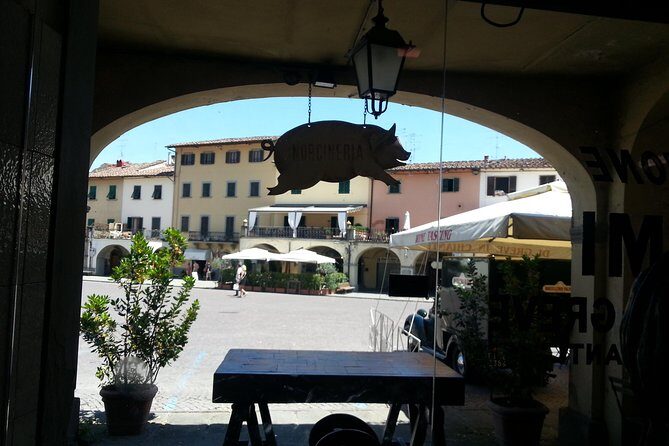Private Chianti Classico Tour with wine and food tasting in a Historic Estate - Door-to-door pickup and a deluxe ride: how the day stays comfortable