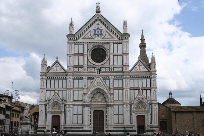 Private Day in Florence: An Immersive Experience - Santa Croce Tombs and Piazza della Signoria: Art, Power, and Memory