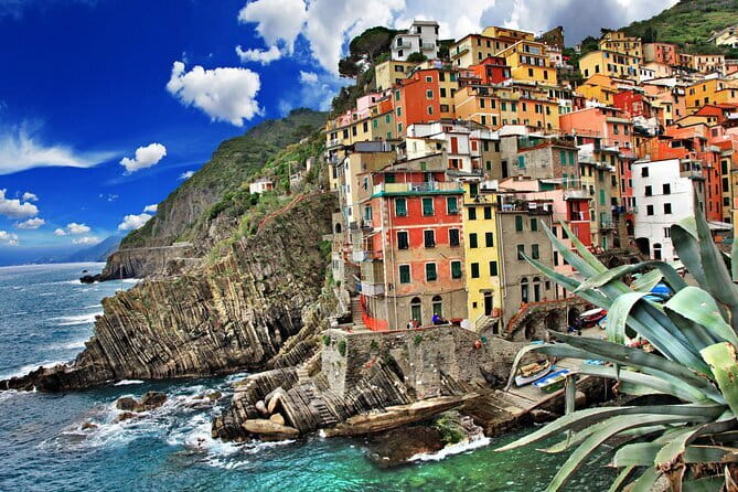 Private Day Trip to Cinque Terre and Pisa from Florence - Riomaggiore: the first Cinque Terre village taste