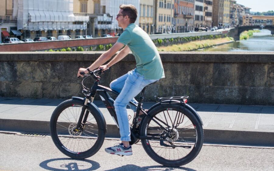 Private E-Bike Tour: Piazzale Michelangelo & Florence hills - Meeting at Via de’ Neri and starting with momentum