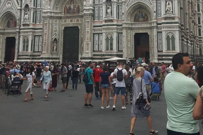 Private Florence City Tour & The Mall Shopping - Ponte Vecchio and the Palazzo Vecchio area: Florence’s power in one walk