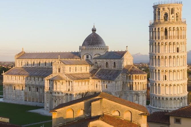 PRIVATE Full-Day Pisa and Lucca GUIDED Tour from Florence - Leaning Tower of Pisa and the Medieval City Walls