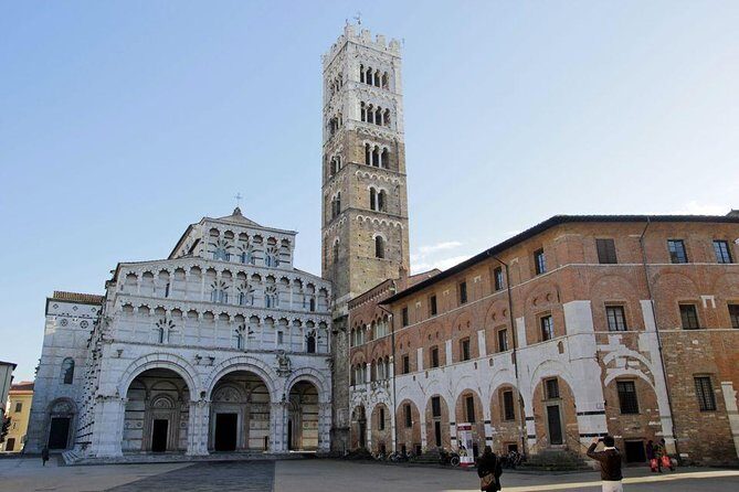 Private Guided Tour of Lucca by E-bike or City bike - How the best guides change the whole experience