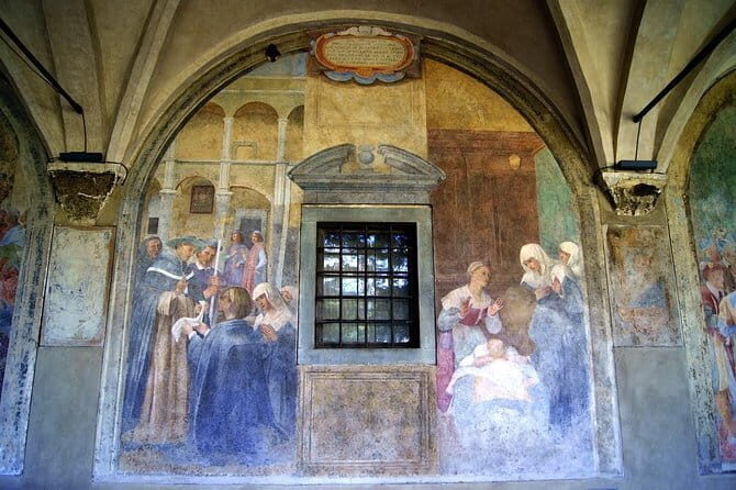 Private Guided Visit of Florence Santa Maria Novella Basilica and its Officina Profumo Farmaceutica - The private guide factor: Q&A, photo help, and pacing