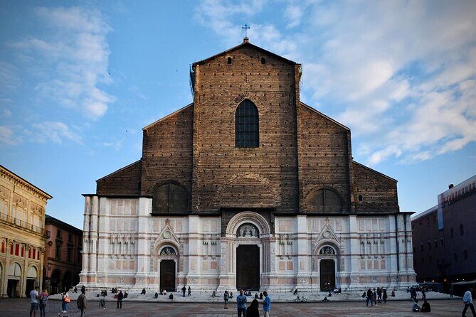 Private Local Tour Guide Bologna: Kickstart your Trip, 100% Personalized - Key highlights you’ll feel right away