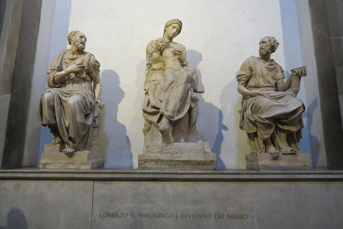 Private Medici Chapels and San Lorenzo Square Guided Visit - Arriving at Cappelle Medicee and making the two hours count