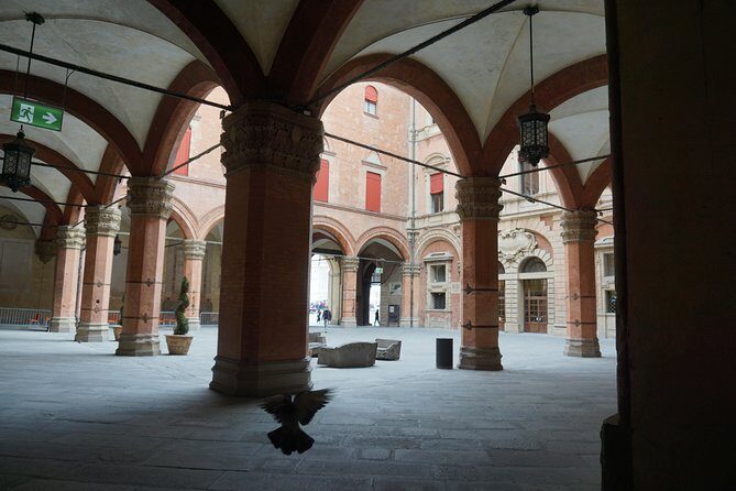 Private or semi-private tour of the historic center of Bologna - Tour Pace, Group Size, and the Start Point That Helps You Set Off Right