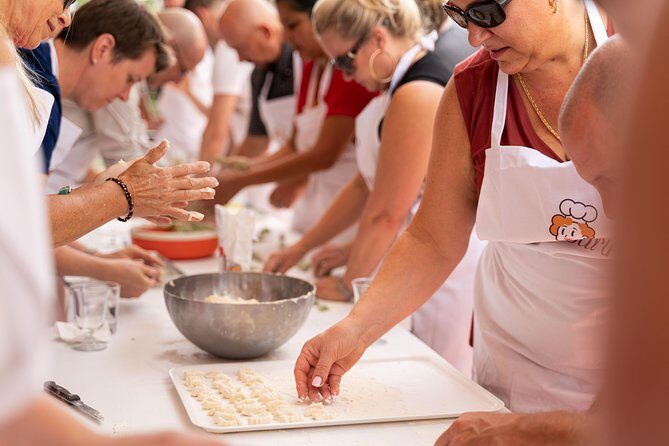Private pasta-making class at a Cesarina's home with tasting in Arezzo - The tasting part: turning your work into a meal with local wine and coffee